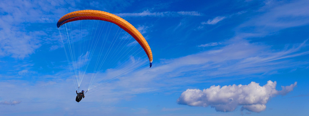 Gleitschimflug über dem Bodensee
